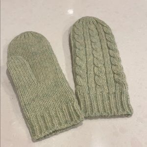 Mittens Light Green